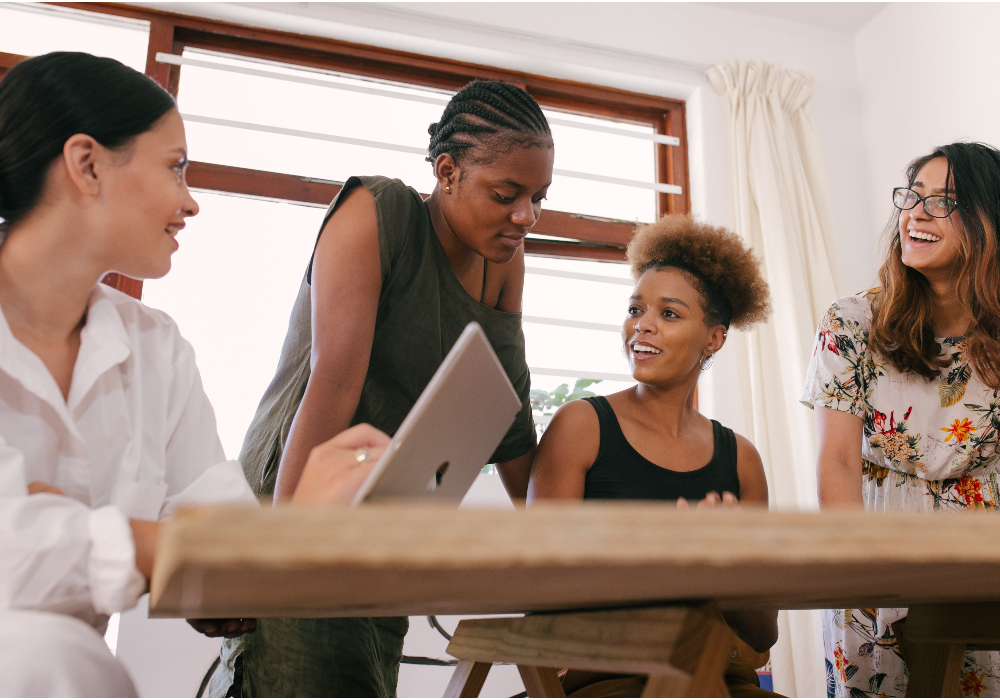 Le lumineux travail des femmes dans le communautaire